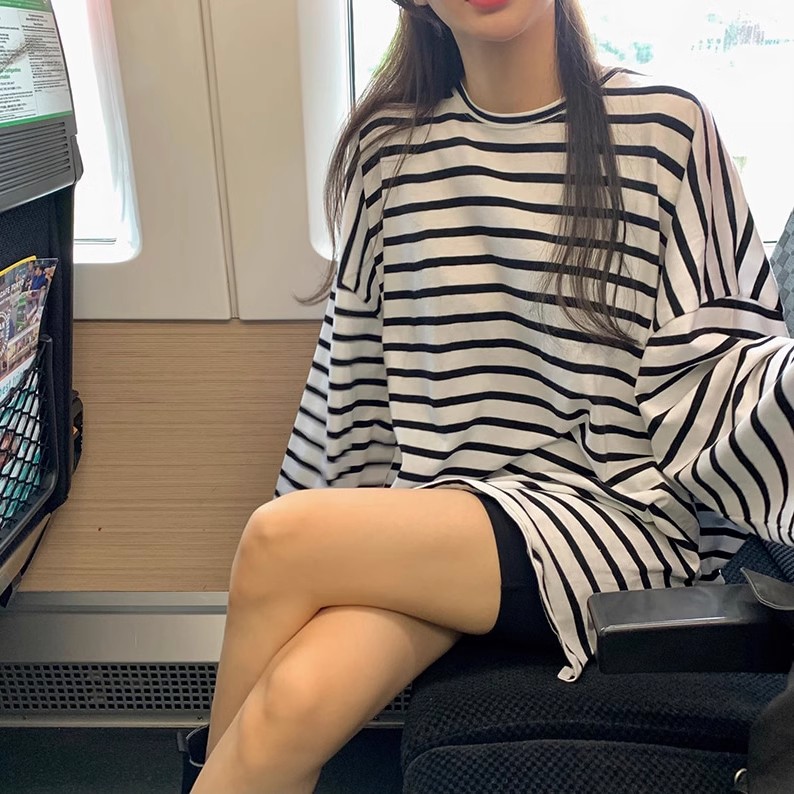 韩国东大门2023秋季慵懒风宽松长袖套头t恤女开叉中长款条纹上衣 - 图2