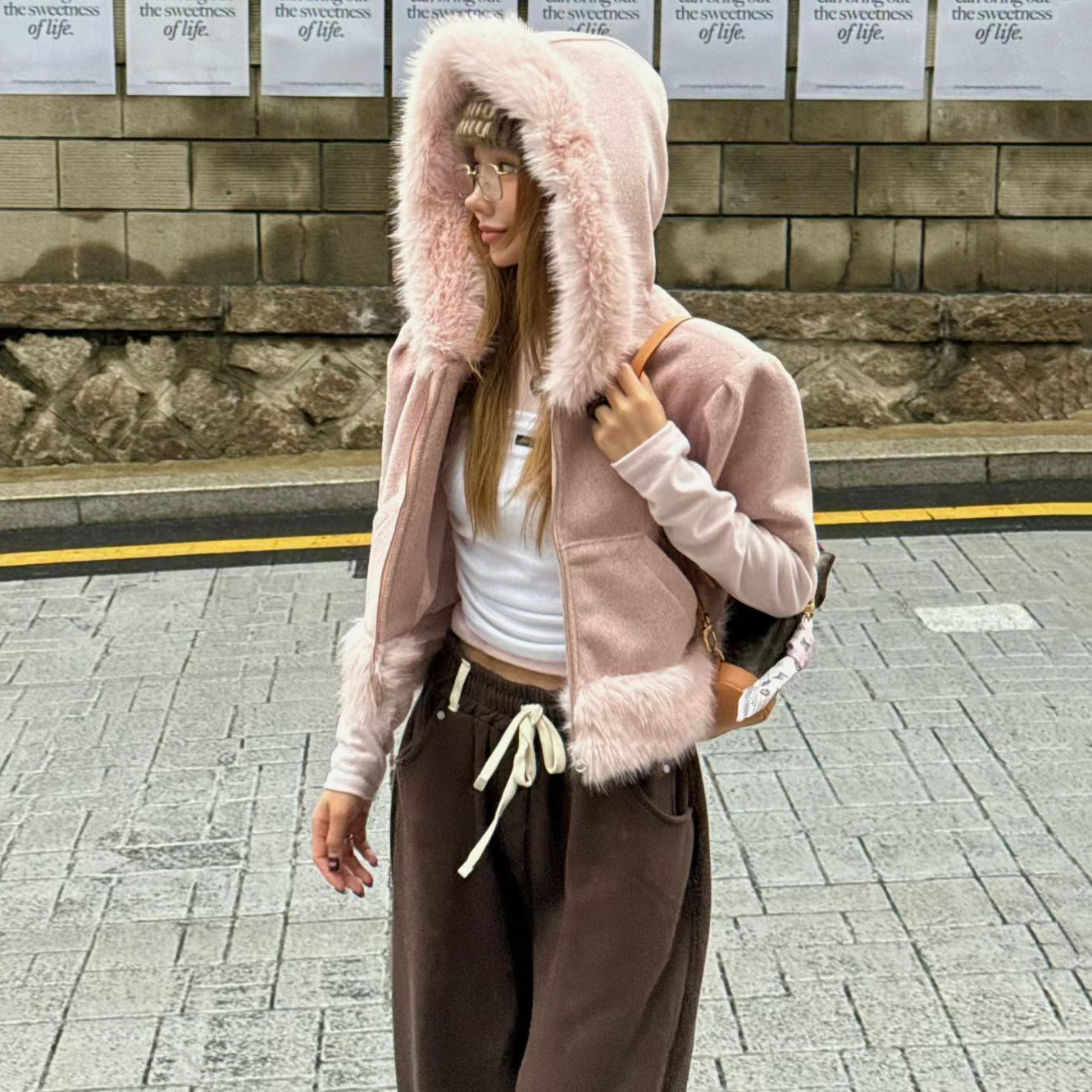 韩国东大门洋气毛毛领连帽拉链短款毛呢外套女短袖开衫保暖夹克 - 图0