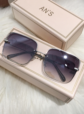 高级感网红太阳镜海边潮