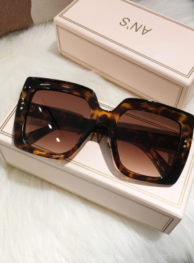 大脸欧美风防紫外线白色高级感