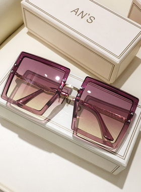 时髦方块大框墨镜女2023新款