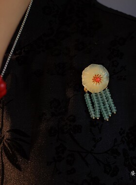 安妮花开岫玉流苏花朵中式胸针旗袍配饰别针原创