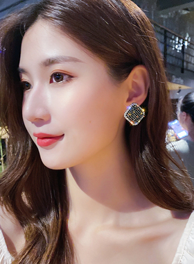 高级感黑色满钻方形耳钉女