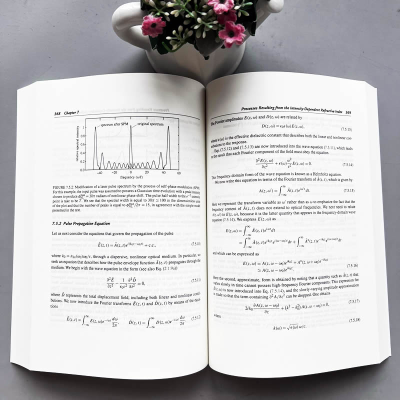 非线性光学第4版(英文版)Nonlinear Optics [美]罗伯特·博伊德著强激光与物质相互作用物理学教科书量子光学电子光学现代光学书籍 - 图3