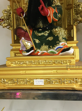 神像九龙关公招财摆件