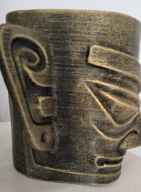 三星堆青铜大立人仿古博物馆复刻面具摆件塑料装饰笔筒花盆