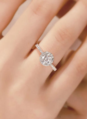 莫桑石钻戒女一克拉圆包轻奢S925纯银情侣对戒订求婚结婚送老婆