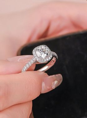 清冷感莫桑石高级感1克拉满钻方包925银小方糖戒指时尚女轻奢气质