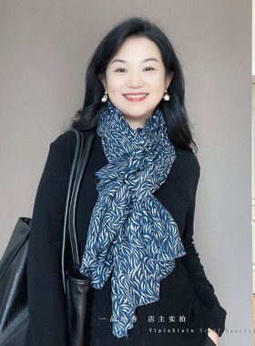蓝色烫金棉麻围巾女2026新款轻奢高级感护颈春秋冬季保暖护颈围脖