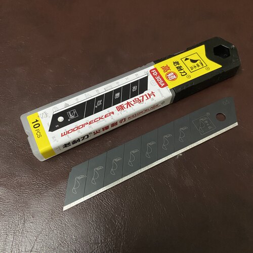 啄木鸟FD-305A大美工刀片全黑刃进口黑钢SK2壁纸刀裁纸刀片100片 - 图0