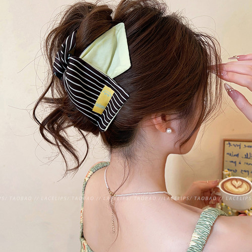 韩系布艺条纹撞色抓夹女高级感2026新款三角鲨鱼夹盘发夹子发饰春 - 图1