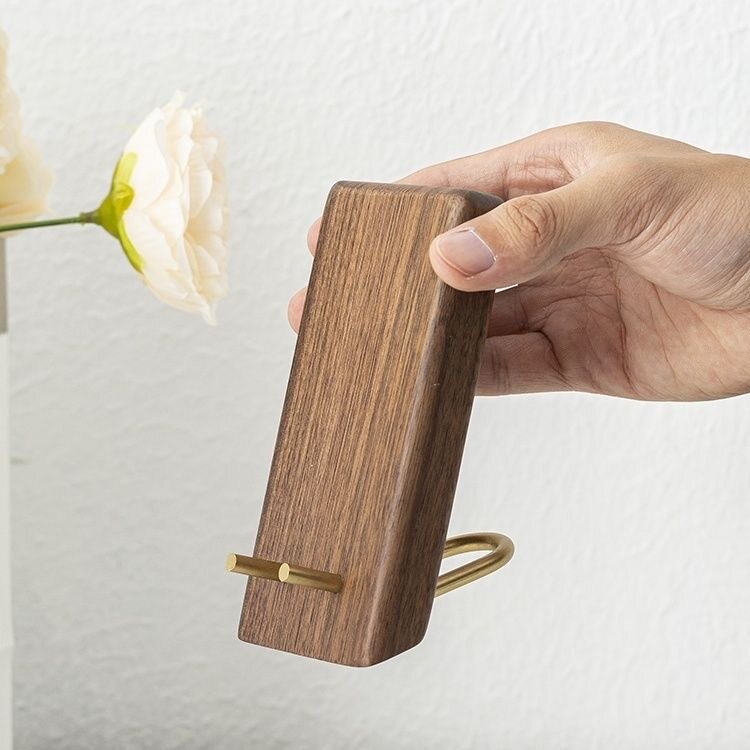 Creative walnut wooden black walnut desktop mobile phone stand lazy portable simple base flat solid wood universal