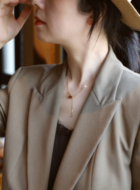 ZOXI轻奢小众不掉色平安喜乐红色葫芦项链流苏2026新款礼物配饰女