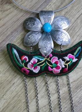 民族风老绣片苗银项链