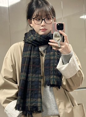文艺范蓝绿格子棉麻围巾女款2026新款薄款复古皱褶感秋冬丝巾披肩