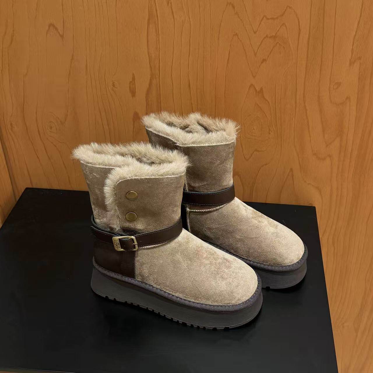 H55女鞋圣彼得冬令时2025冬季新款圆头厚底氛围感时尚超厚雪地靴,淘宝优惠券,粉丝福利购,淘宝优惠卷