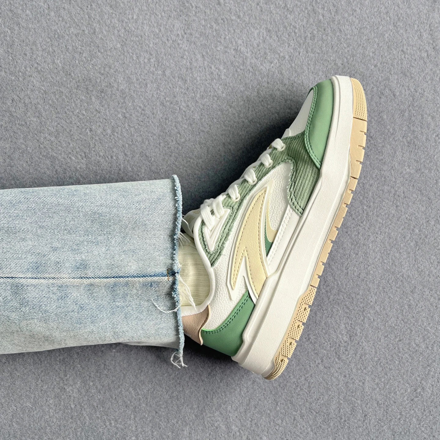 【关晓彤同款】安踏982板鞋2025春季女运动鞋复古休闲鞋112348067,淘宝优惠券,粉丝福利购,淘宝优惠卷