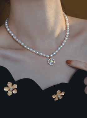 小红书光芒万丈气质淡水珍珠圆牌项链优雅可调节2022年新款锁骨链