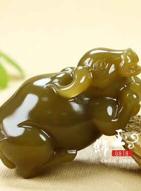 和田玉牛手把件新疆玉小摆件扭转乾坤牛手玩件玉石生肖牛吊坠挂件