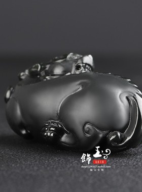 新疆和田玉青玉细料貔貅手把件