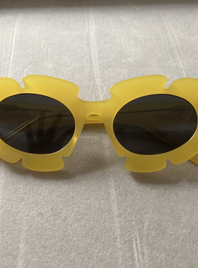 出口欧洲大牌精致大框女太阳眼镜墨镜实拍米色花朵造型猫眼黄色