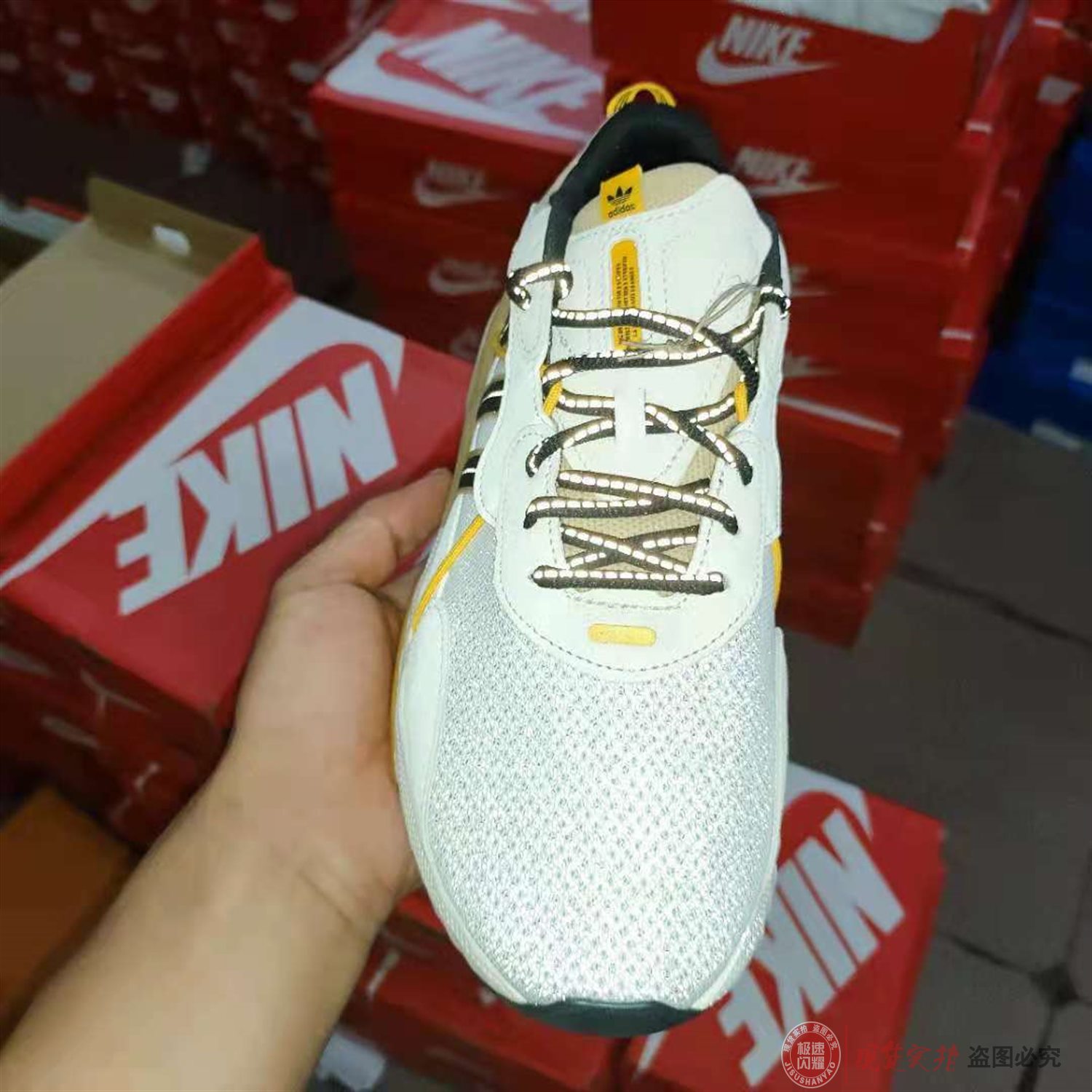 Adidas三叶草 HiTail 复古3M反光男女经典休闲鞋跑步鞋 H05767 - 图0