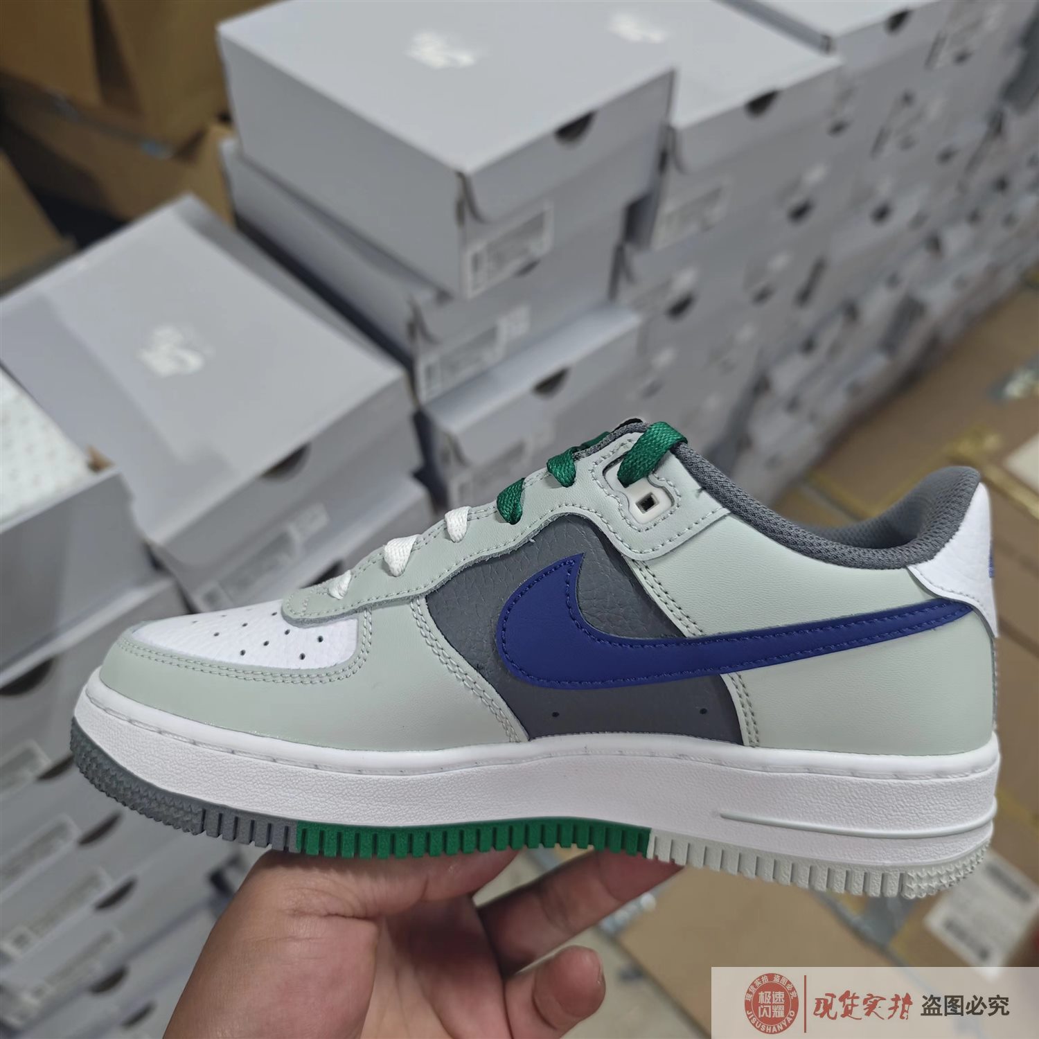 Nike/耐克 女子空军AF1经典耐磨轻便透气休闲运动板鞋 FB9035-001 - 图0