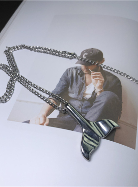 青春有你钛钢海豚尾巴吊坠项链