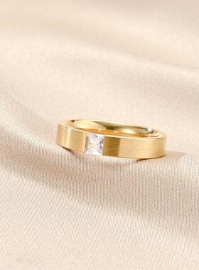 于适同款戒指钛钢夹钻镶钻哑光