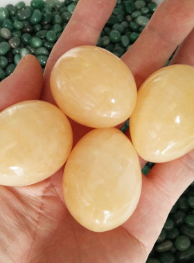 米黄玉鸡蛋鸭蛋工艺品小摆件 江湖地摊销售 玉石蛋工艺品