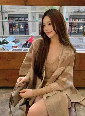披肩女外搭春秋新款高级感时尚洋气斗篷韩版百搭高级感保暖披风潮