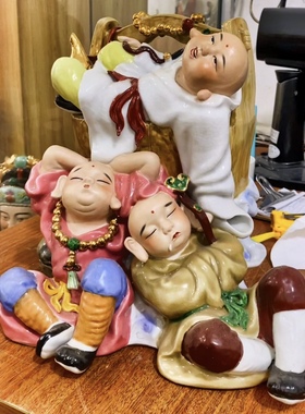 高度35公分左右景德镇纯手工制作陶瓷器精工粉彩三个和尚雕塑摆件