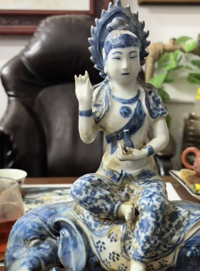 青花瓷福建会馆底款文殊普贤尊菩萨像佛像供奉家用雕塑摆件老货30