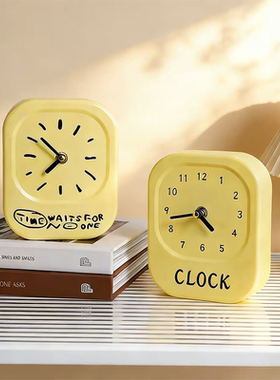 奶油风字母桌面时钟摆件家居装饰