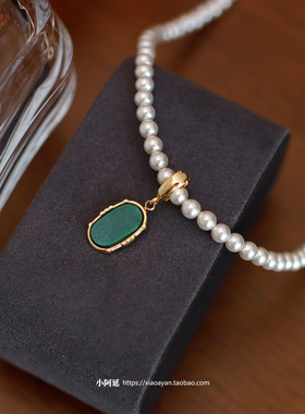 慢适金色天然玉石轻奢椭圆项坠
