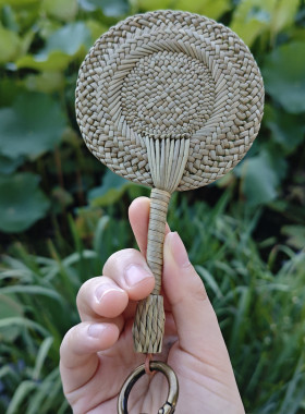 非遗手工制作迷你小扇子