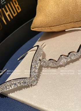 满钻V字手镯水滴方形锆石手饰百搭叠戴婚礼奢华配饰开口手镯女