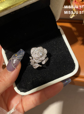 琚小姐高级感山茶花戒指