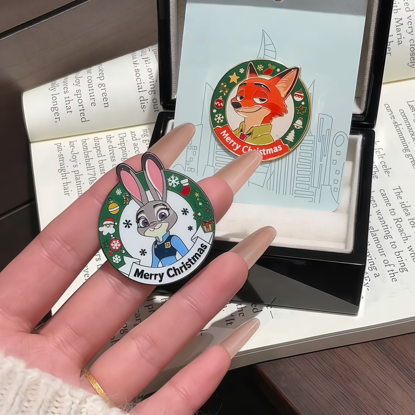疯狂动物城2圣诞节胸针女尼克朱迪徽章动漫徽章衣服别针毛衣饰品,淘宝优惠券,粉丝福利购,淘宝优惠卷