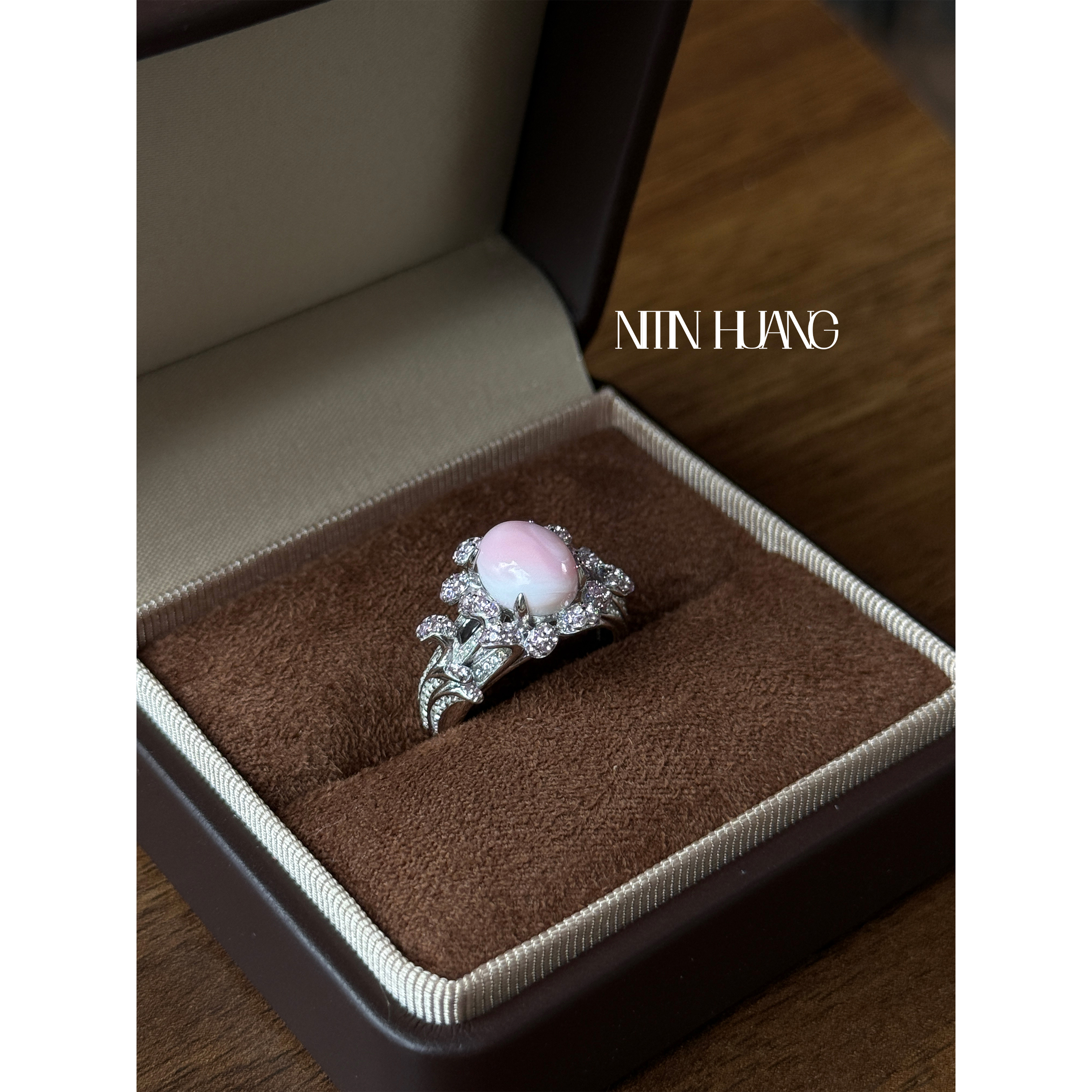 NITIN HUANG 天然粉贝胭脂粉花簇戒指 通体925纯银镀金轻奢 - 图0