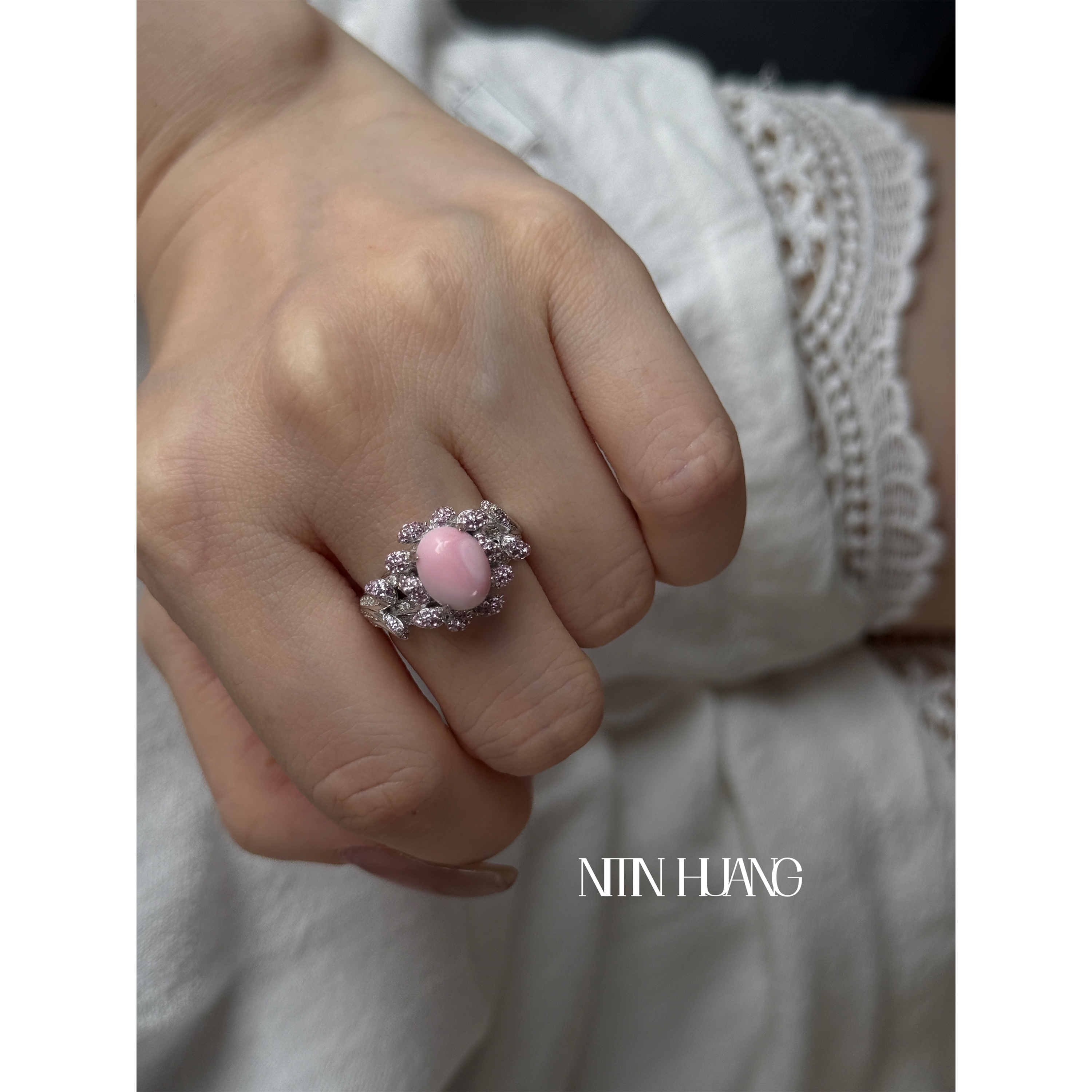 NITIN HUANG 天然粉贝胭脂粉花簇戒指 通体925纯银镀金轻奢 - 图3