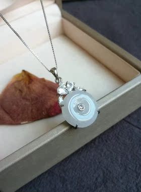 925银镶嵌天然翡翠细腻送礼吊坠