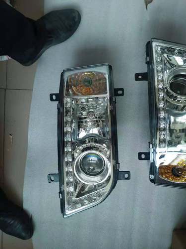 适用陕汽轩德X6保险杠大灯LED雾灯航天万山大运风景f6 f7大灯配件 - 图2