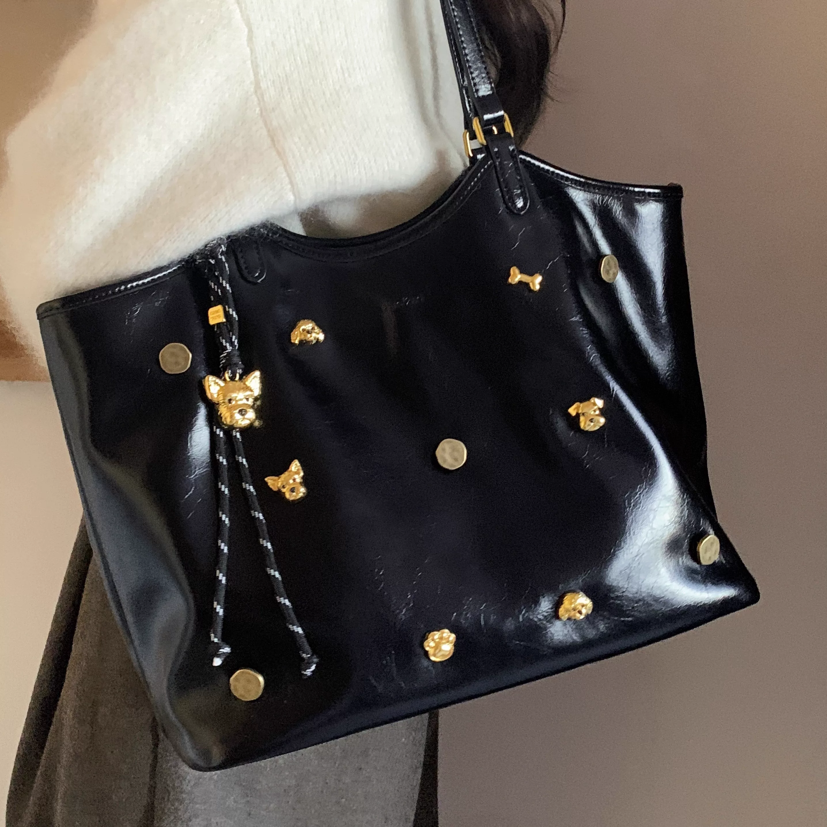 Small bag, shoulder bag, capacious one-shoulder bag