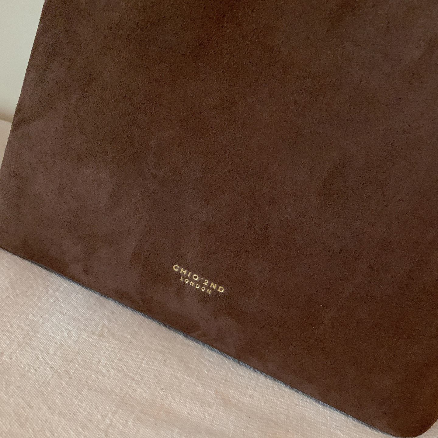 南风Chio2nd 焦糖暖枫水桶包复古麂皮高级小众不撞款包包女单肩包,淘宝优惠券,粉丝福利购,淘宝优惠卷