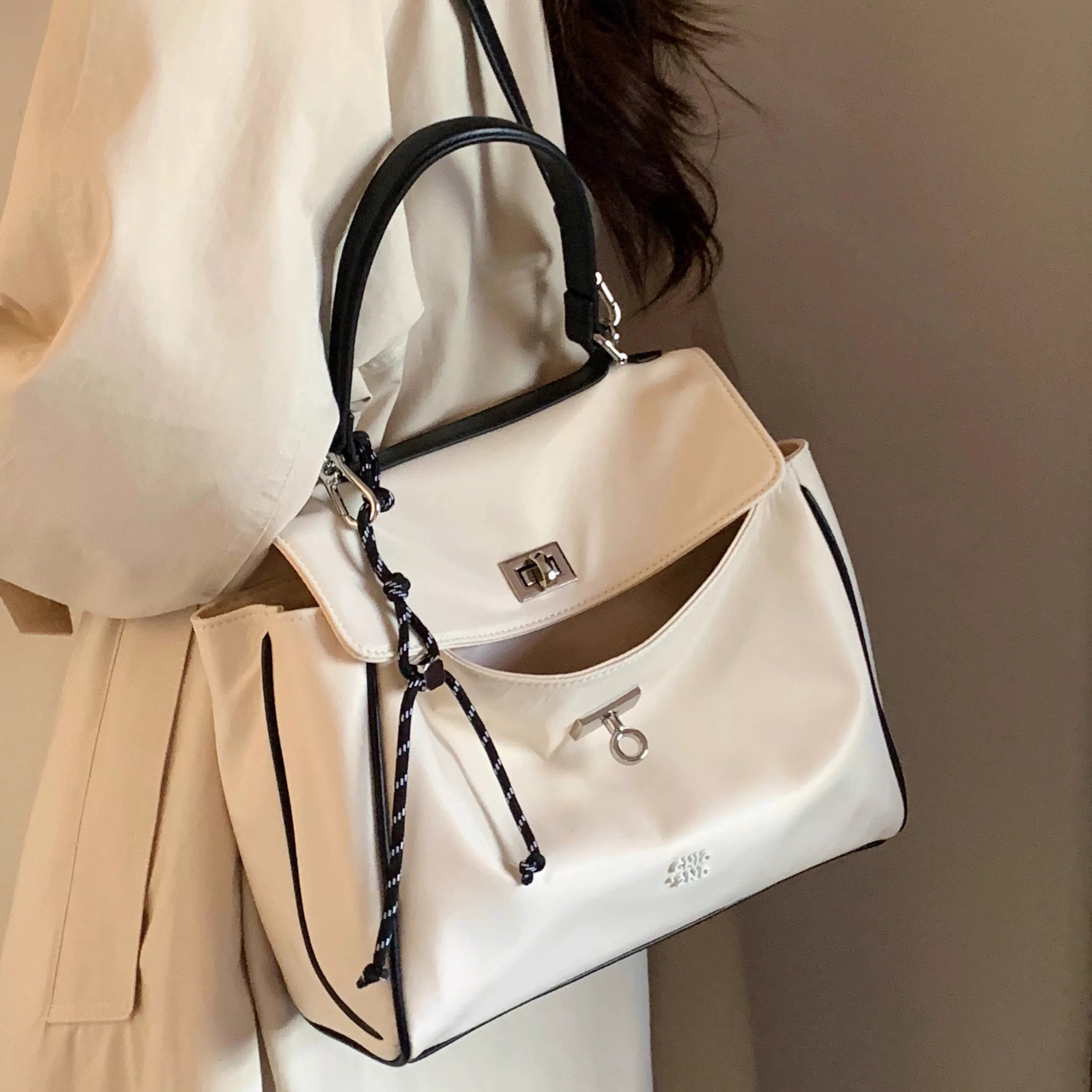 Nanfeng Chio2nd Chunbai Island Tote Bag Женская сумка 2025 Новый высококлассный атмосферный клатч через плечо