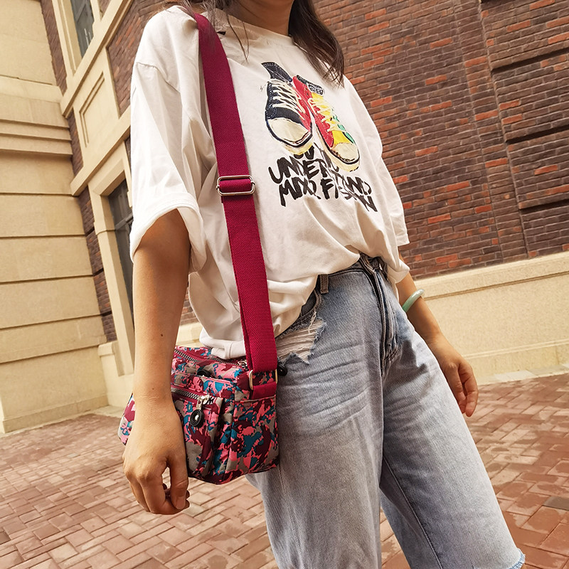 妈妈包中年帆布2020新款老人斜挎包 艾果果箱包女士包袋