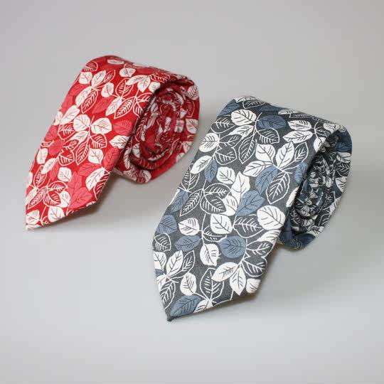 Универсальный галстук в европейском и американском стиле с принтом, связанный вручную.