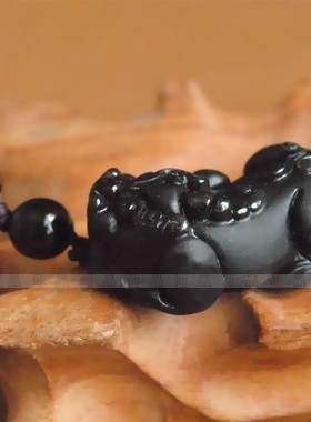 精雕磨砂天然黑曜石貔貅瑞兽吊坠