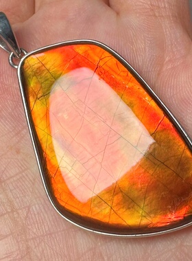 天然加拿大斑彩石树脂面随形925银吊坠